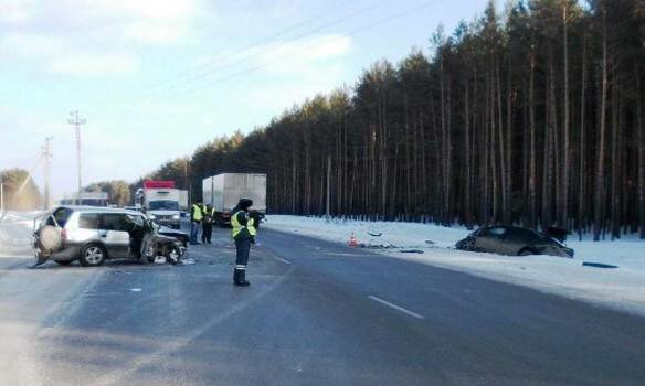 Водители двух тойот пострадали при лобовом столкновении под Томском