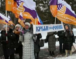 Томичи вышли на праздничный митинг, посвященный Крыму