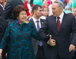 Назарбаев обучит казахстанских женщин материнству