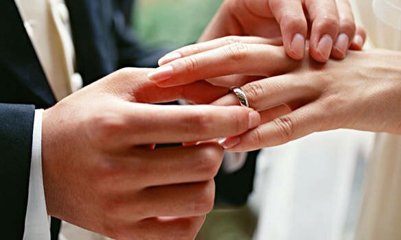 В 2012 поженились 1247 пар, где жених старше невесты более чем на 10 лет